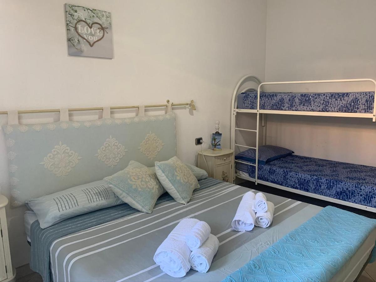 Apartament La Casa Azzurra La Maddalena  Zewnętrze zdjęcie