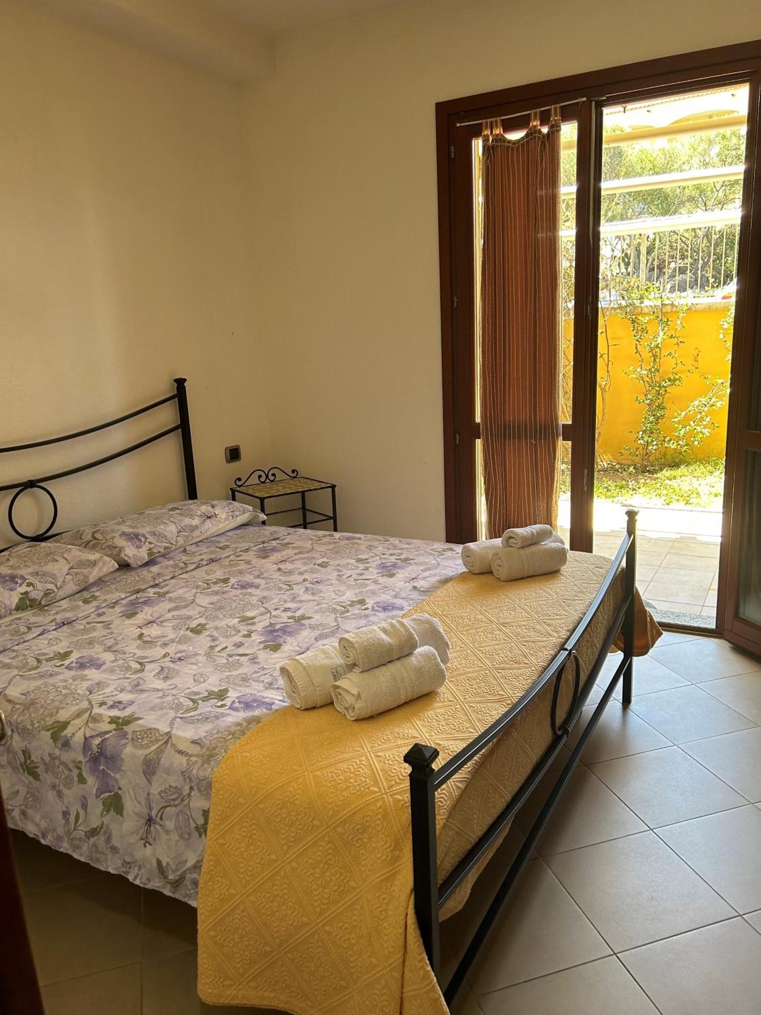 Apartament La Casa Azzurra La Maddalena  Zewnętrze zdjęcie